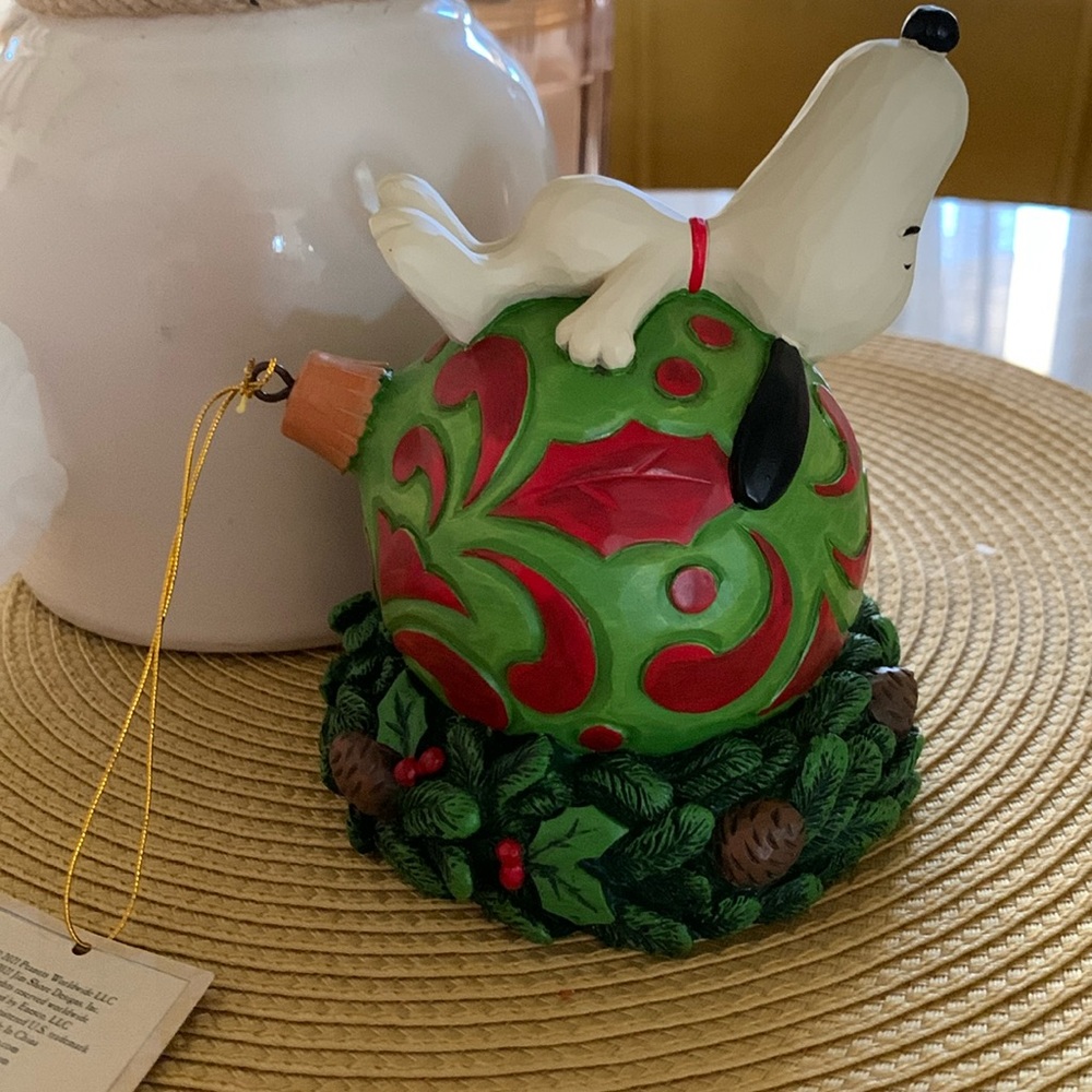 Jim Shore Peanuts 2021 “Hanging Around”#6008959 Snoopy collector item